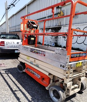 Marca: JLG Modelo: 1930 ES Altura de trabajo: 5.7m Alimentación: Eléctrica