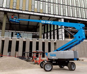 Marca: GENIE Modelo: S-80XC Altura de trabajo: 24.3m Alimentación: Combustión