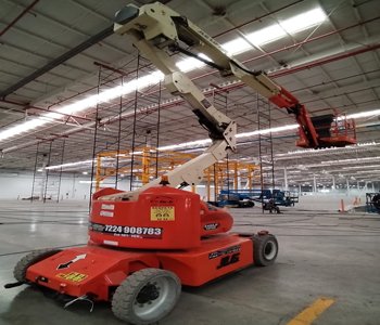Marca: JLG Modelo: E400AJPN Altura de trabajo: 12.1m Alimentación: Eléctrica