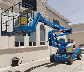 Marca: GENIE Modelo: Z.45/25 J Altura de trabajo: 13.9m Alimentación: Eléctrica