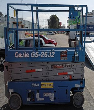 Marca: GENIE Modelo: GS 2632 Altura de trabajo: 7.9m Alimentación: Eléctrica