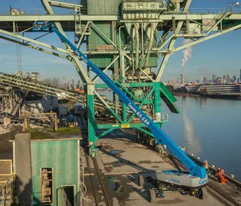 Marca: GENIE Modelo: SX-150XC Altura de trabajo: 46.3m Alimentación: Combustión