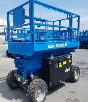 Marca: GENIE Modelo: GS 2669 RT Altura de trabajo: 8m Alimentación: Combustión