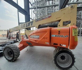 Marca: JLG Modelo: E600JP Altura de trabajo: 18.3m Alimentación: Eléctrica